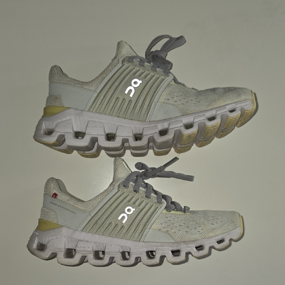 On Cloud Running Sneakers - Picture 6 of 8